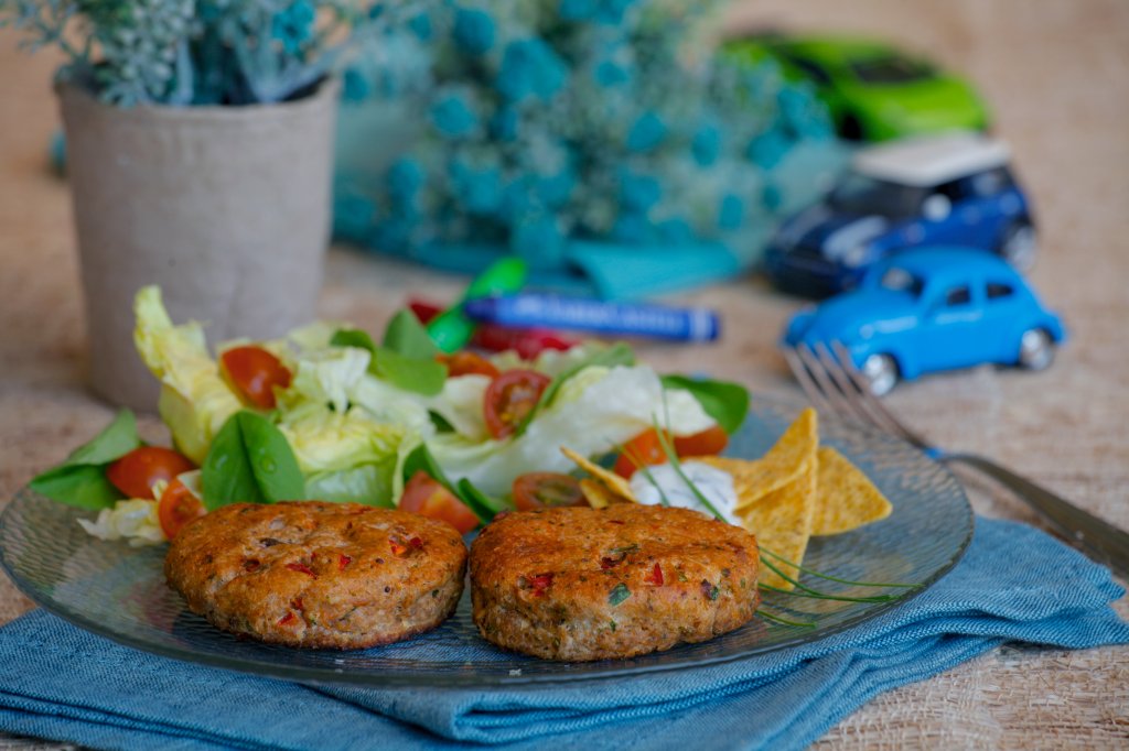 Aprenda a preparar um delicioso hambúrguer de salmão