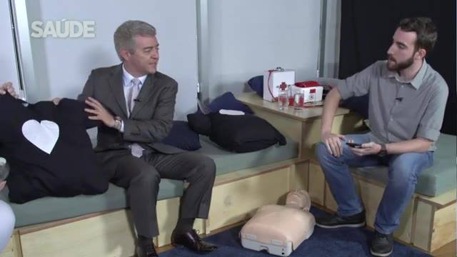 Aprenda a fazer a massagem cardíaca
