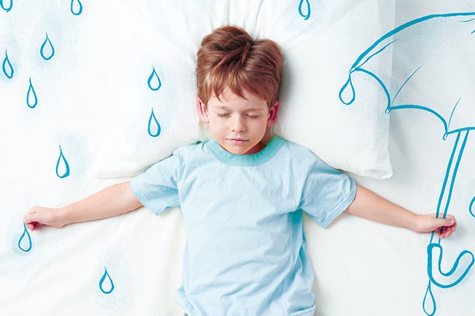 Xixi na cama? O que fazer para ajudar crianças com enurese noturna