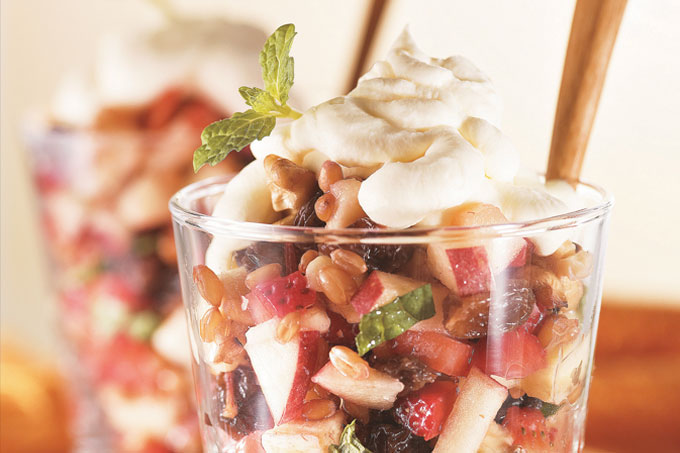 Salada de frutas com trigo, uma receita especial para a saúde