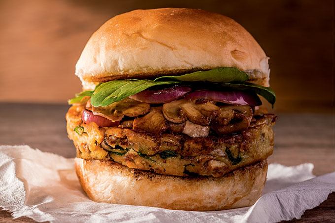 Como fazer uma receita saudável de hambúrguer de cogumelo