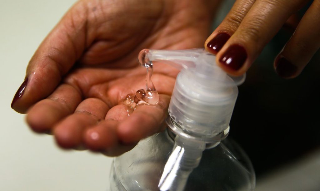 Vinagre é melhor que álcool gel para coronavírus?