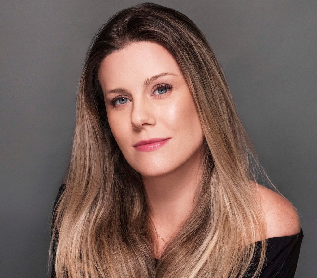 Busca insaciável pela felicidade é tema do novo livro de Daiana Garbin