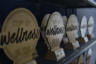 foto dos troféus do top of wellness
