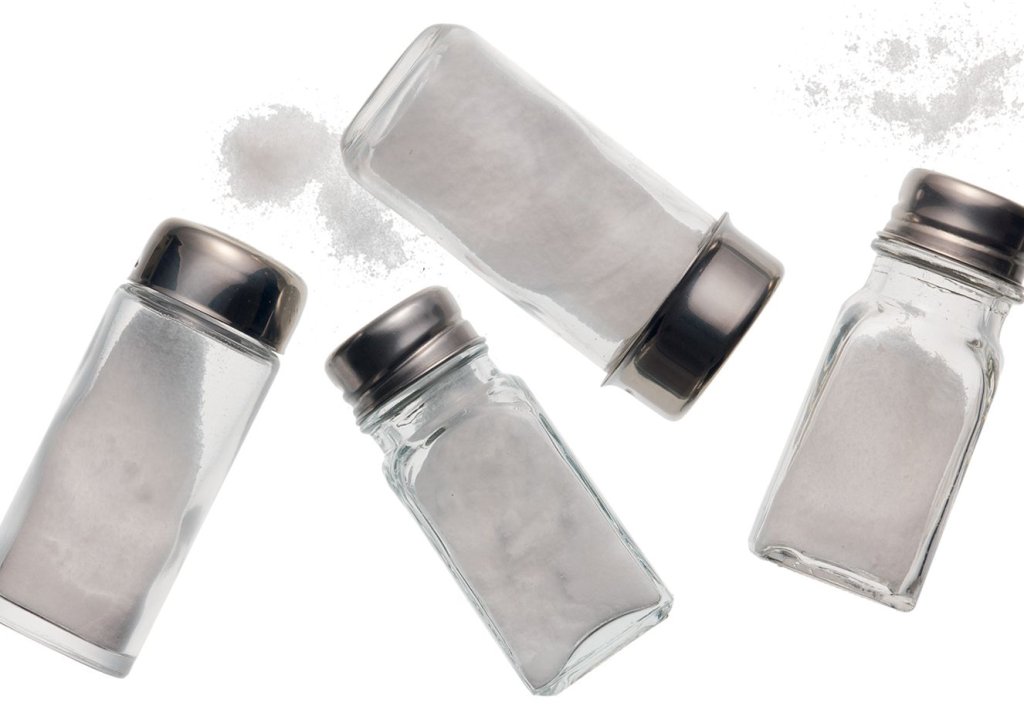 Colocar sal debaixo da língua ajuda a reverter a queda de pressão?