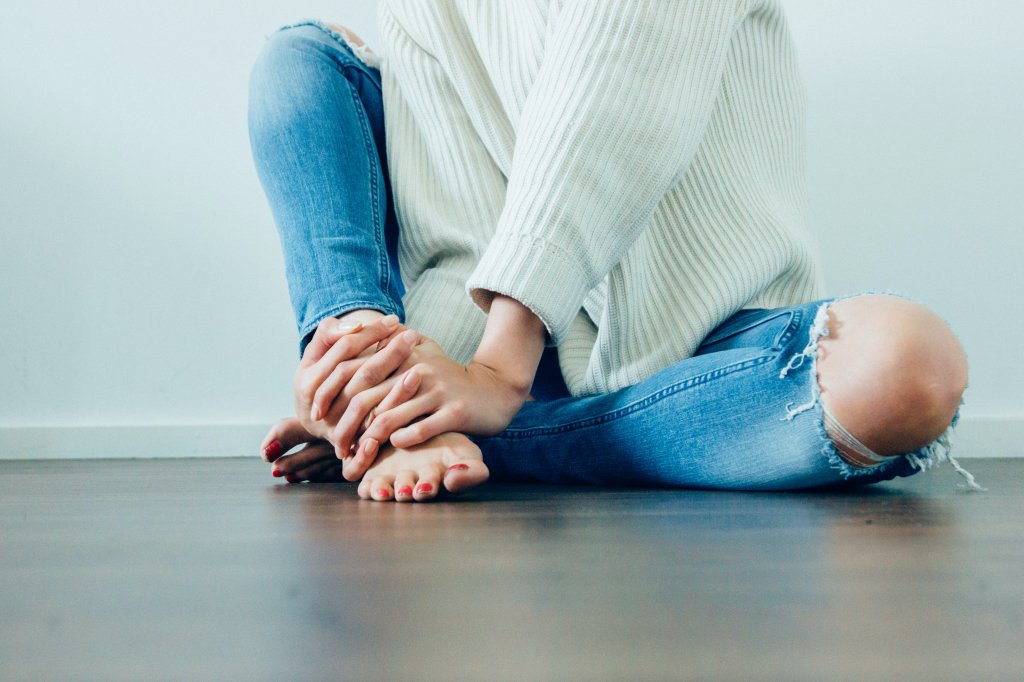 Fascite plantar: o que é, sintomas, causas e tratamento