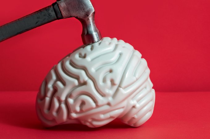 Enxaqueca resistente: por que a dor persiste mesmo com tratamento — e o que fazer