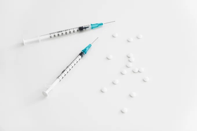 Cetoprofeno: o que é, para que serve e como funciona esse remédio