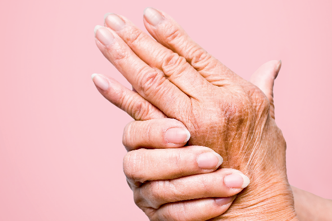 Por que perdemos a sensibilidade na pele com a idade?