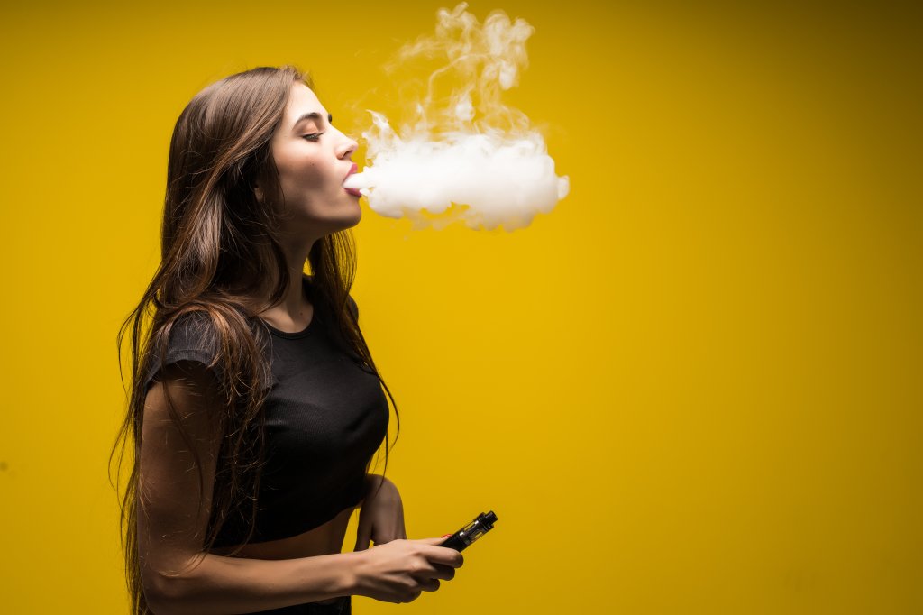saude-tabagismo-cigarro-eletronico-vape-fumante-fumar saude-tabagismo-cigarro-eletronico-vape-fumante-fumar