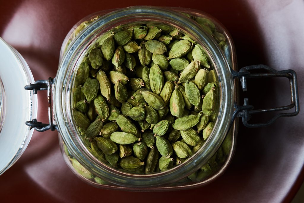 Cardamomo: conheça benefícios do ingrediente para a saúde