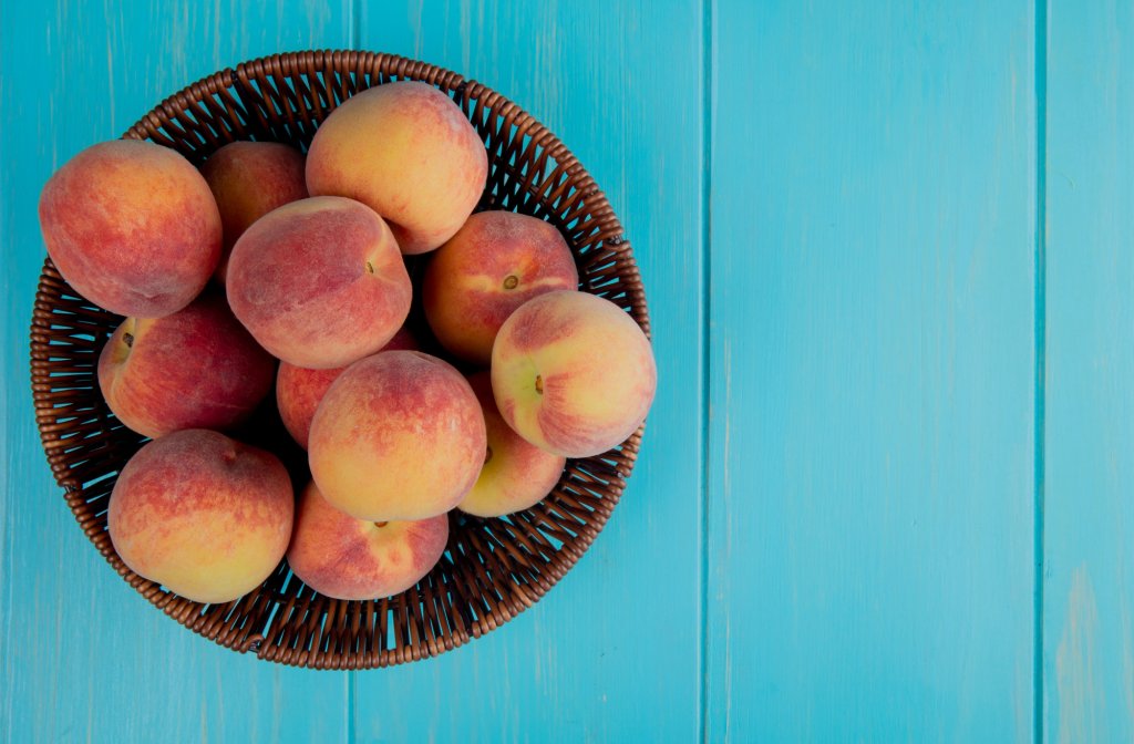 Fruta da época: conheça os benefícios do pêssego