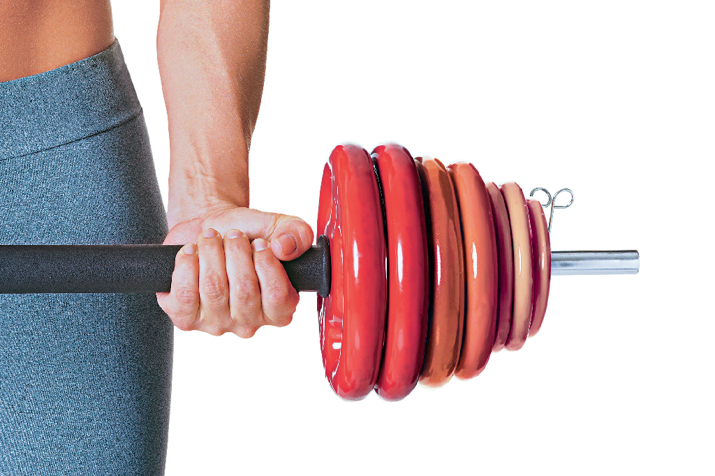 Elas não podem treinar em paz: o que atrapalha mulheres na academia?