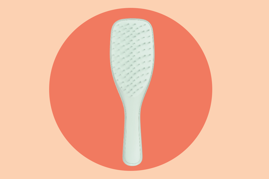 Conheça a escova que combate a queda de cabelo