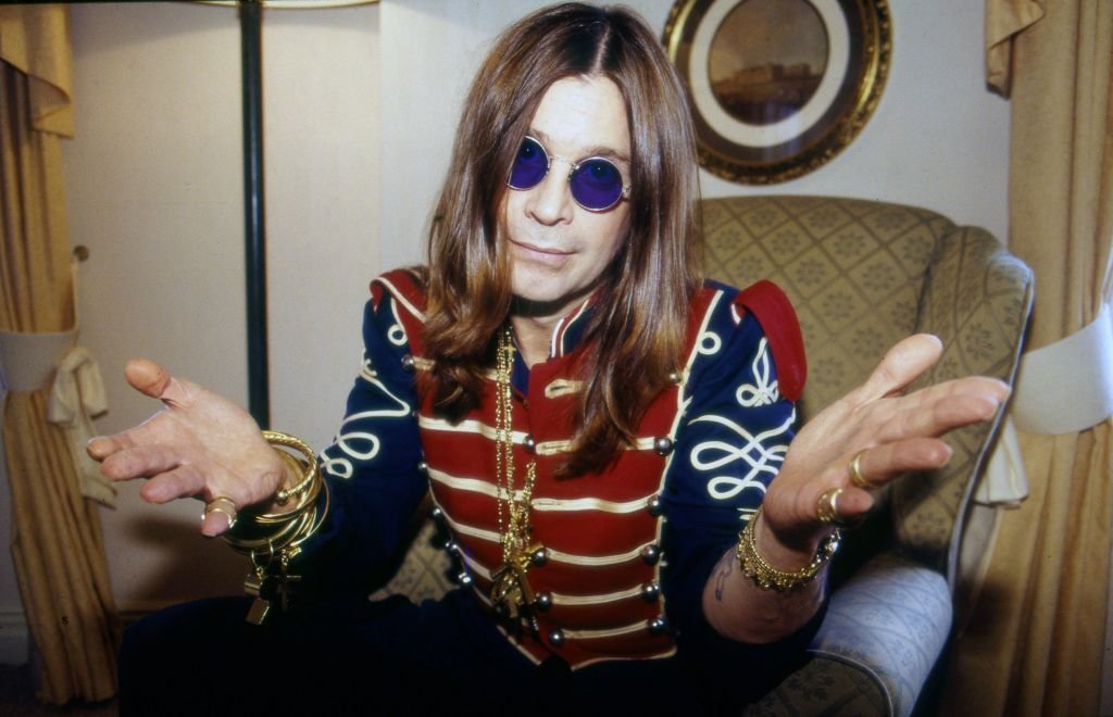 Por que Ozzy Osbourne vivia de óculos escuros?