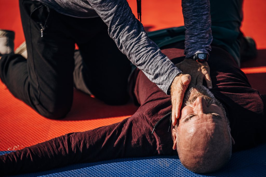 Desmaio não é sempre inofensivo: saiba quando se preocupar