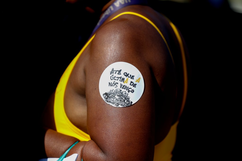 Jovens negros morrem mais pela violência do que brancos, reforça estudo da Fiocruz