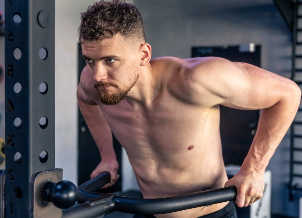 Dips: conheça o exercício, suas variações e quando utilizar cada uma