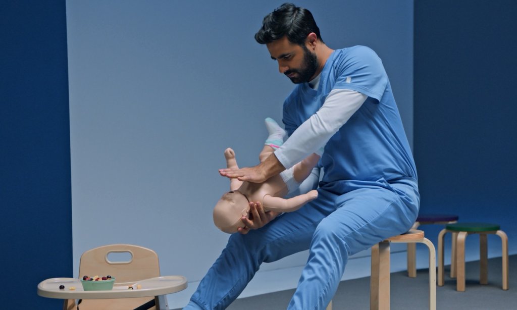 Engasgo: saiba como fazer manobra de socorro de acordo com novas diretrizes