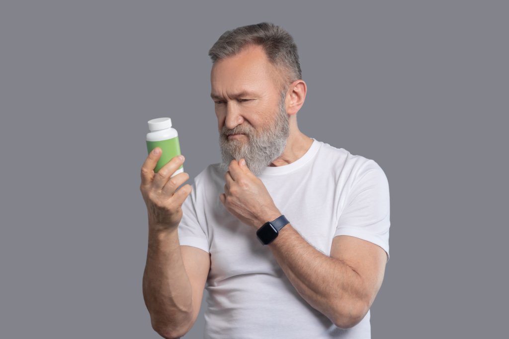“Ouro da juventude”: o que não te contam sobre a vitamina prometida como rejuvenescedora