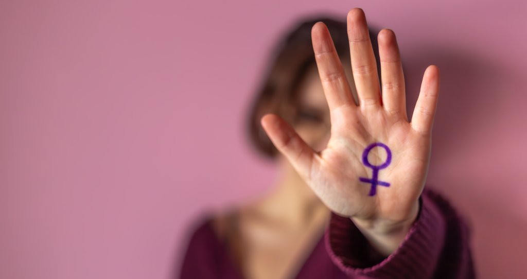 Lei da misoginia: o que é e como afeta a saúde das mulheres