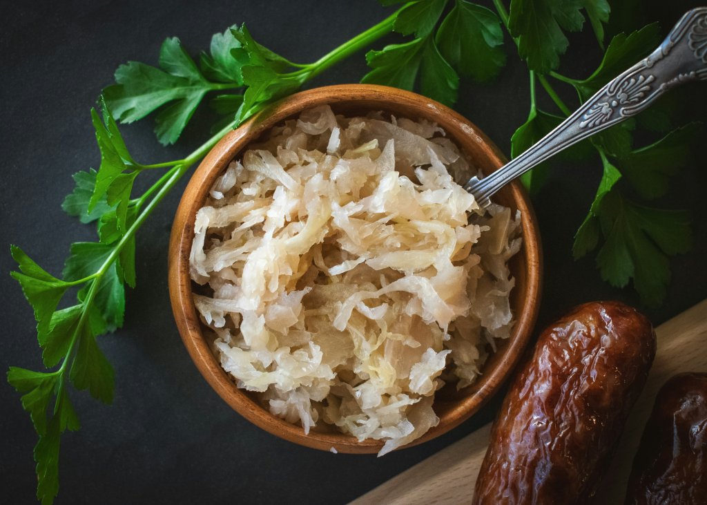 Além do iogurte: descubra 6 alimentos fermentados que ajudam na saúde intestinal