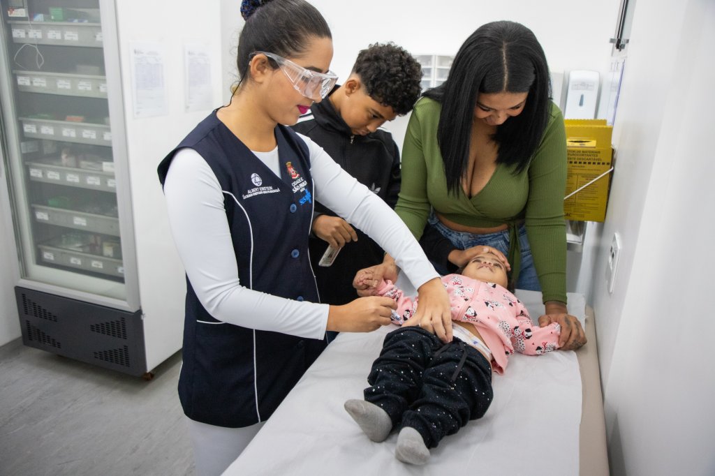 Vacina Pneumo 20 chega ao SUS: para que serve e quem pode tomar