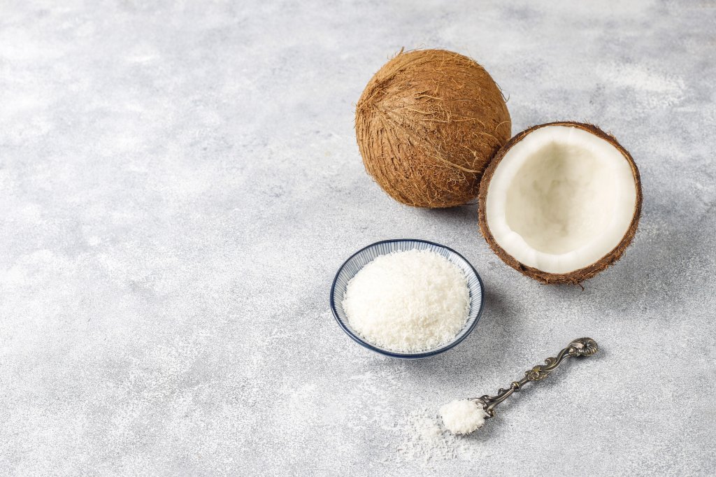 Farinha de coco: conheça os benefícios e como incorporar no dia a dia